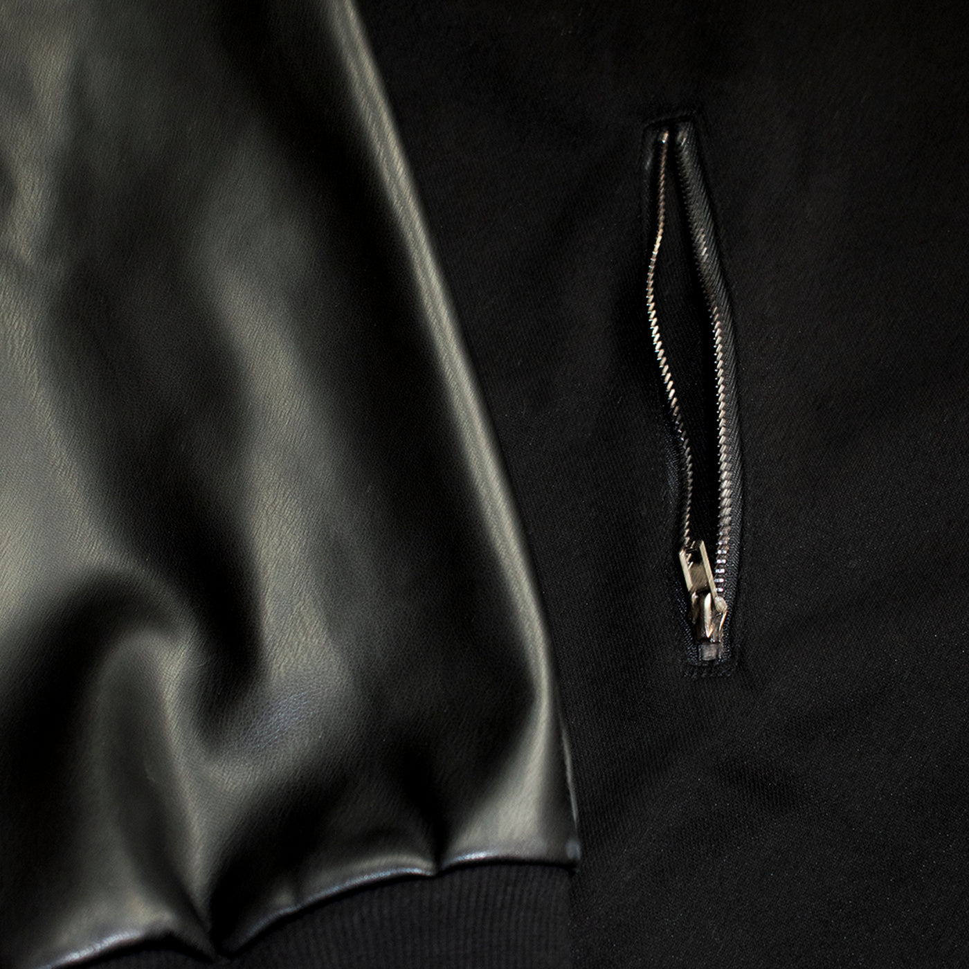 InoFlex Tech™ Hoodie Faux Leather - Midnight Black